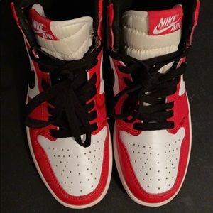 Jordan 1 Mid Women’s size 5.5